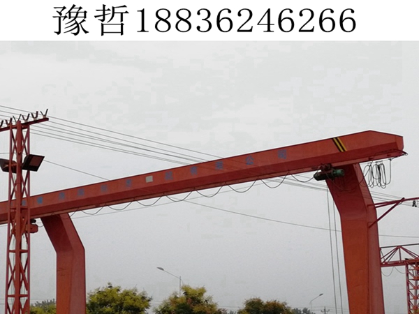 小042
